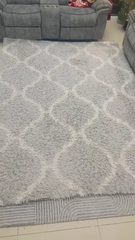 Light Grey Shaggy Area Rug with Geometric Pattern - Good Condition