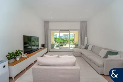 TOP Reno's | 2 Bedrooms Plus Huge Storage