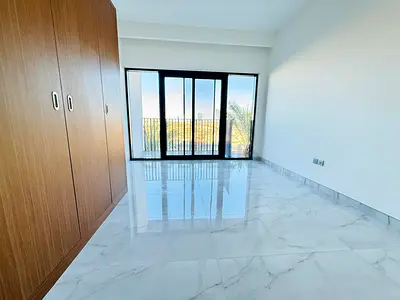 Studio sharing available male bachelor in studio city