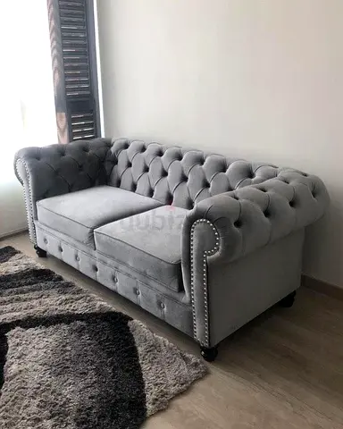 Grey Velvet Chesterfield 2-Seater Sofa with Button Tufting