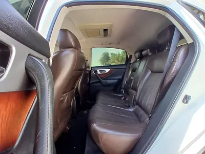 صورة 16 لـ 2015 Infiniti QX70