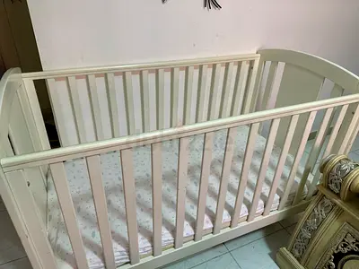 Mama’s  Papa’s cot plus toddler bed