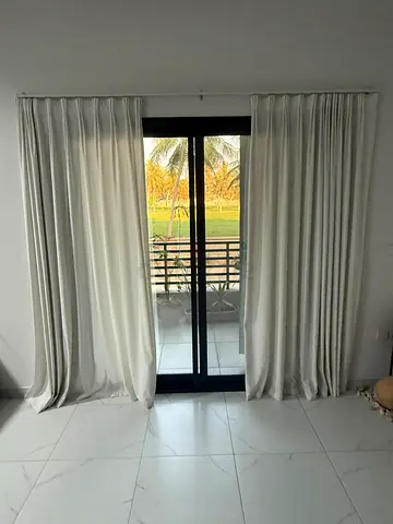Curtain very good condition