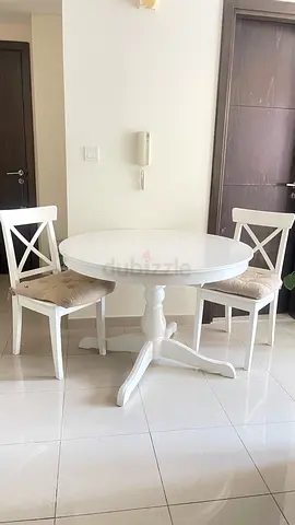 White Round Extendable Dining Table with 2 Chairs