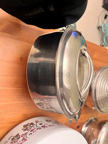 Stainless Steel hot pot Dishes with Lid - Good Condition