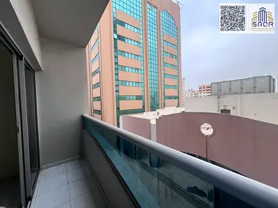 شقة واسعة غرفتين وصالة للإيجار بالقاسمية الشارقة