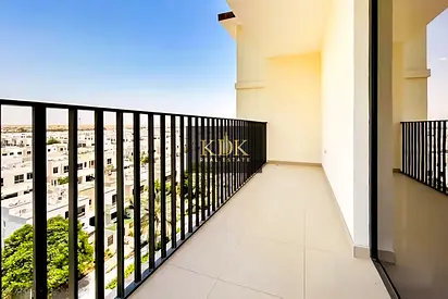 Community View | Corner Unit | Large Balcony