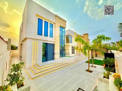 A golden opportunity! A luxurious 6-bedroom villa with a spacious yard in Al Yasmin, including water, electricity, and air conditioning.