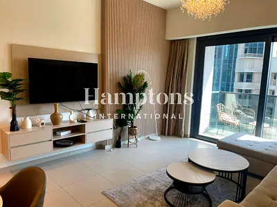 High Floor | Great Layout | Close to Mall