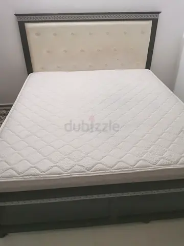 Kingbed room set big with mattress - dark wood local made