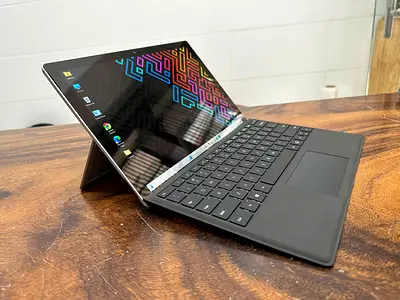 Microsoft surface pro 7  Core i7 16GB Ram 1 TB SSD