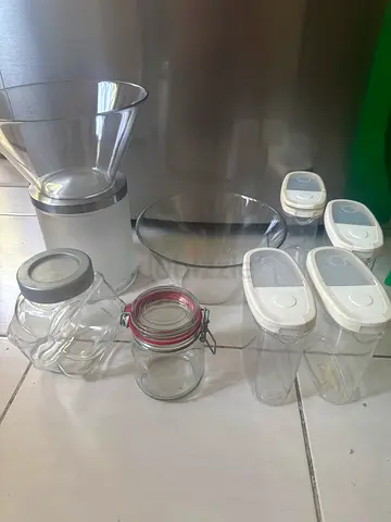 Kitchen containers