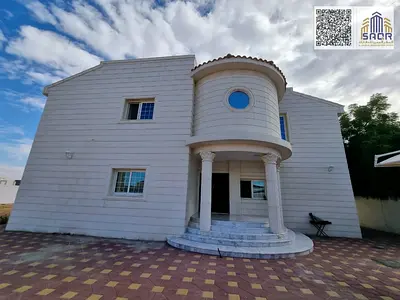 للبيع فيلا راقية في الرحمانية – الشارقة 📍 موقع مميز ومساحة كبيرة جدًا  📐 مساحة الأرض: 25,000 قدم مربع  ✨ تشطيب فاخر ومكسوة بالحجر بالكامل