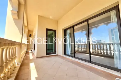 Wooden flooring | Fully Upgraded |Park Side Living