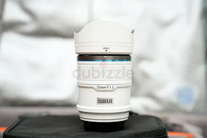 Sirui auto focus lense 33 f1. 2 for apsc
