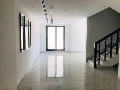 Large 3BR Duplex | Close kitchen | Unfurnished