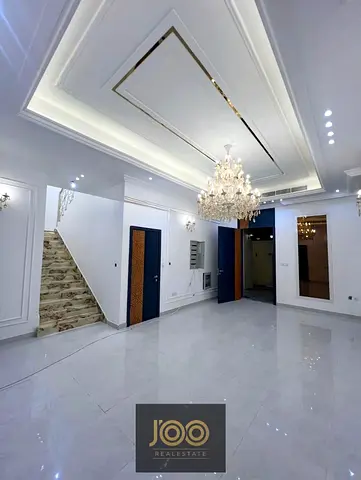 فيلا فخمة للبيع في الحليو | دخل + سكن | 5 ماستر | تكييف مركزي | فرصة نادرة
