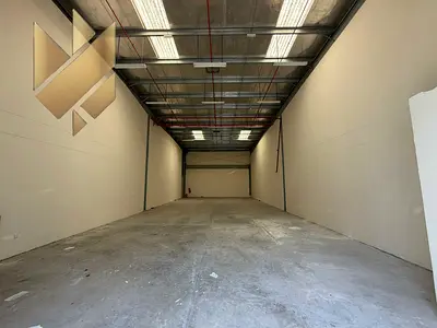 Annual Rent – ​​Warehouse in Industrial Area 10 – Sharjah. Excellent Opportunity. Area: 2400 sq ft