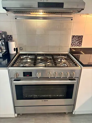 Free delivery Bosch series 6 top gas oven electric cooker with dual fan 90 cm- Good Condition