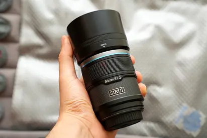 Sirui auto focus lense 56 f1. 2 for apsc