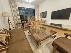 LA MER EXPERT | PARTIAL MARINA VIEW | READ TO MOVE