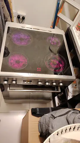 Electrical cooking range