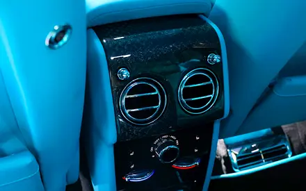 2019 ROLLS-ROYCE CULLINAN — миниатюра 12