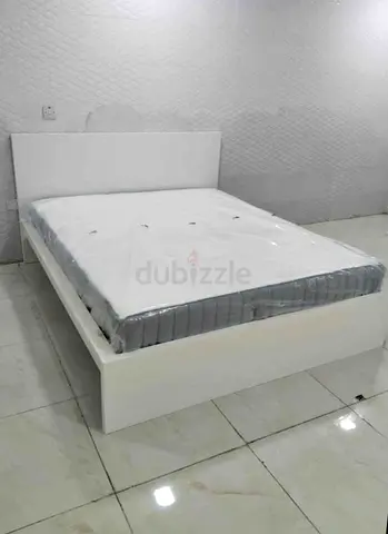 Malam king size bed 180/200cm bed with 2 storage drawers underneath and Ikea mattress