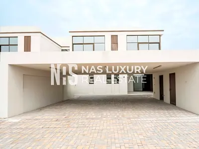 Luxury 4-Bedroom Townhouse | Ready to move