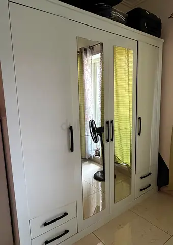 White 4-Door Wardrobe with Mirror and Drawers -like new
