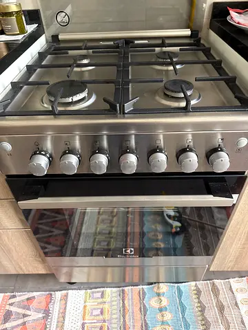 Stainless Steel Built-in Gas Hob with Electric Oven - Very Good Condition.