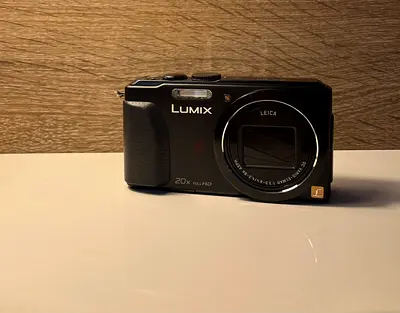 Panasonic Lumix DMC-TZ40 Compact Digital Camera (20x, Leica Lens) - Good Condition