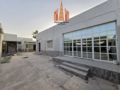 5 Bed room Hall Majlis Maids room parking big villa in sharjah.