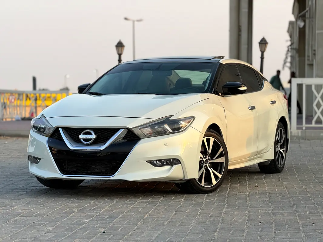 Nissan Maxima 2017 — photo 1 of 13