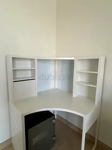 corner desk