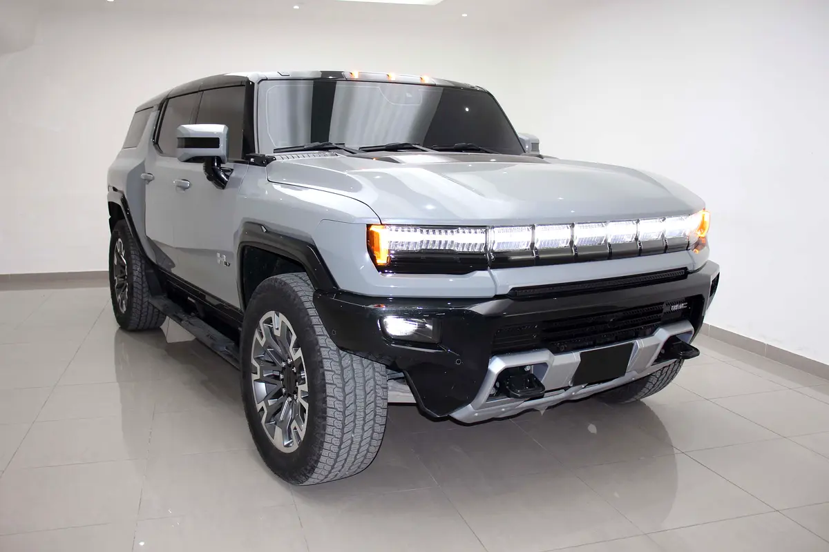 GMC Hummer 2024 — photo 1 of 7