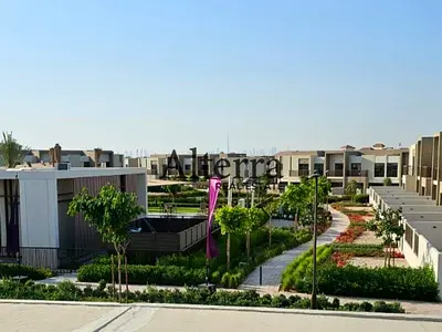 Spacious 3BR Townhouse | Park View | Vacant now