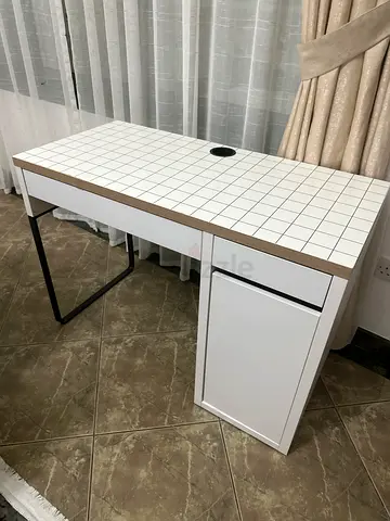 White Modern Study Desk with Grid Top and Storage Drawer