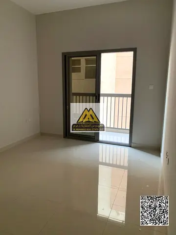 شقق مميزة بتصاميم حديثة ومساحات مناسبة للسكن العائلي، مع موقع هادئ وقريب من جميع الخدمات الأساسية والمواصلات، وسهولة الوصول إلى الشارقة ودبي.