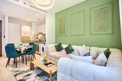 Luxury 1BR Holiday Home I Fully Furnished I Near Downtown