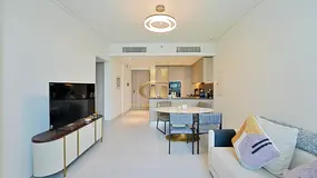 Pool View | Flexible Cheques | Luxury Building