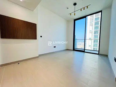 READY TO MOVE | HIGH FLOOR | BRIGHT