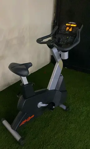 Life Fitness Integrity Upright Bike