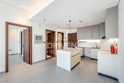 Brand New | Large Layout with Study Room