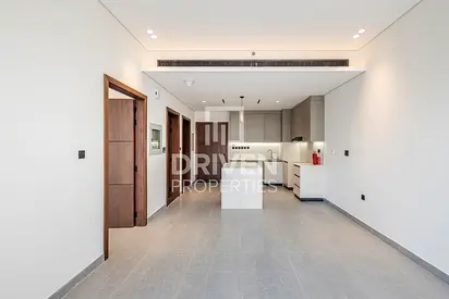 Brand New | Large Layout with Study Room