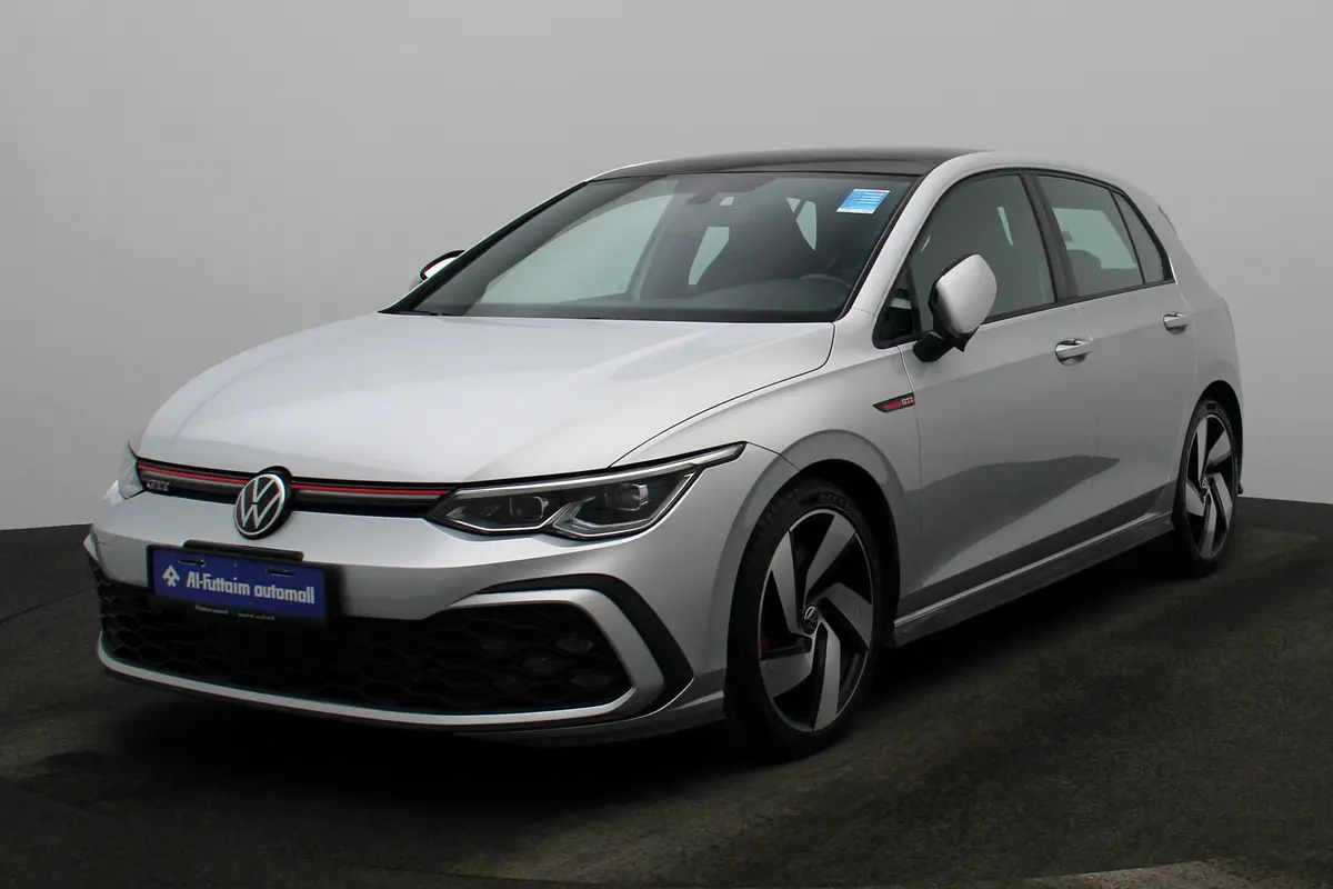 Volkswagen Golf 2023 — photo 1 of 20