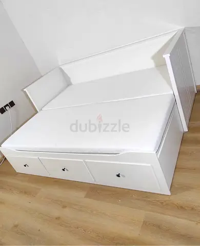 IKEA HEMNES DAY BED WITH MATTRESS