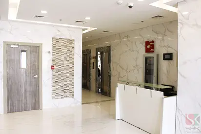 One Month Rent Free-Spacious 2 BR Flat