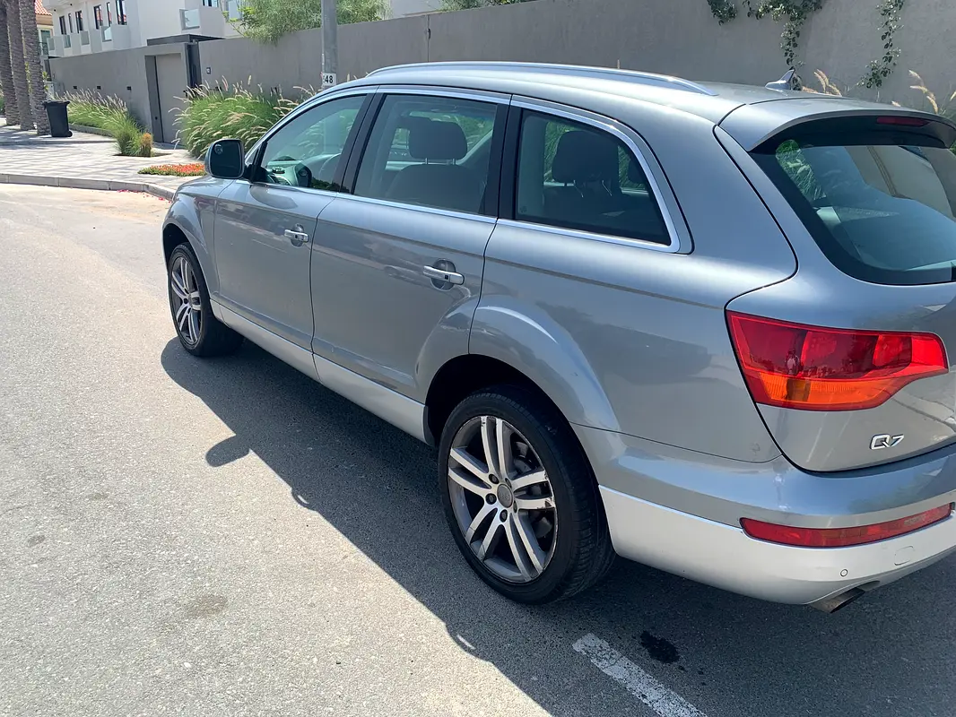 Audi Q7 2008 — photo 1 of 14