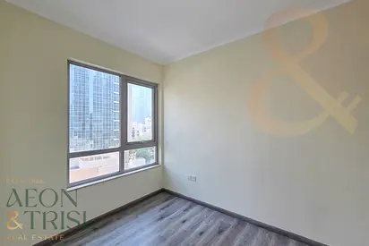 Large 2 Bedroom | Upgraded | Lake and Burj View